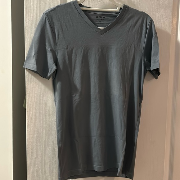 Spring Bundle of Men’s Express V-Neck T-Shirts - Picture 2 of 4